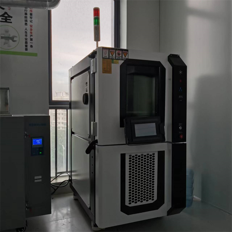 高低温温湿度试验箱  高低温温湿度试验箱